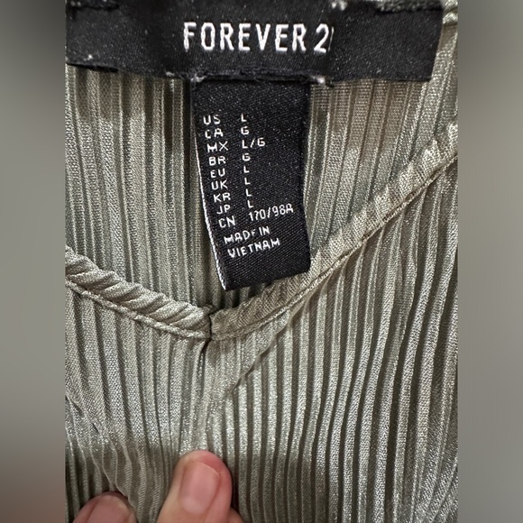 Olive Green Pleated Dress Large - Picture 5 of 6